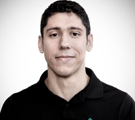 Juan Molina es uno de nuestros fisioterapeutas especializados en prótesis.