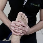 Beneficios de los masajes fisioterapéuticos para personas con prótesis