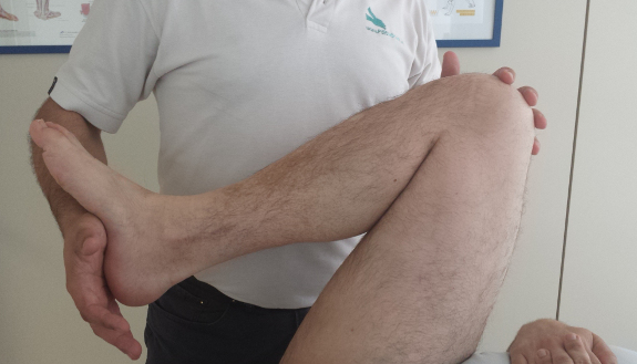 Su fisioterapeuta le enseñará cómo debe flexionar la rodilla con prótesis.