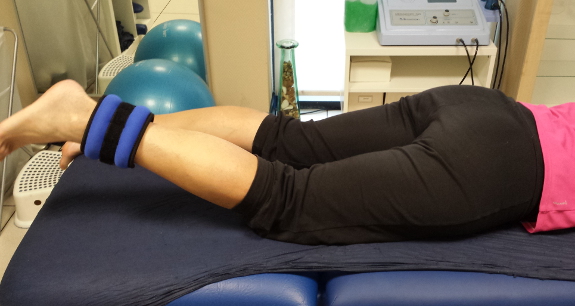Su fisioterapeuta le indicará qué ejercicios le ayudarán fortalecer la zona de la rodilla con prótesis.