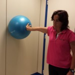 Cómo acelerar con fisioterapia la recuperación de la movilidad en pacientes con prótesis de hombro