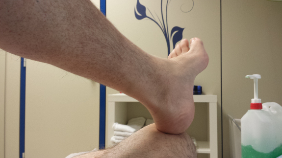 La constancia es fundamental para lograr una buena recuperación de su pierna con prótesis de rodilla. 