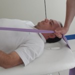 Programa de rehabilitación en una clínica de fisioterapia tras el implante de hombro en Madrid